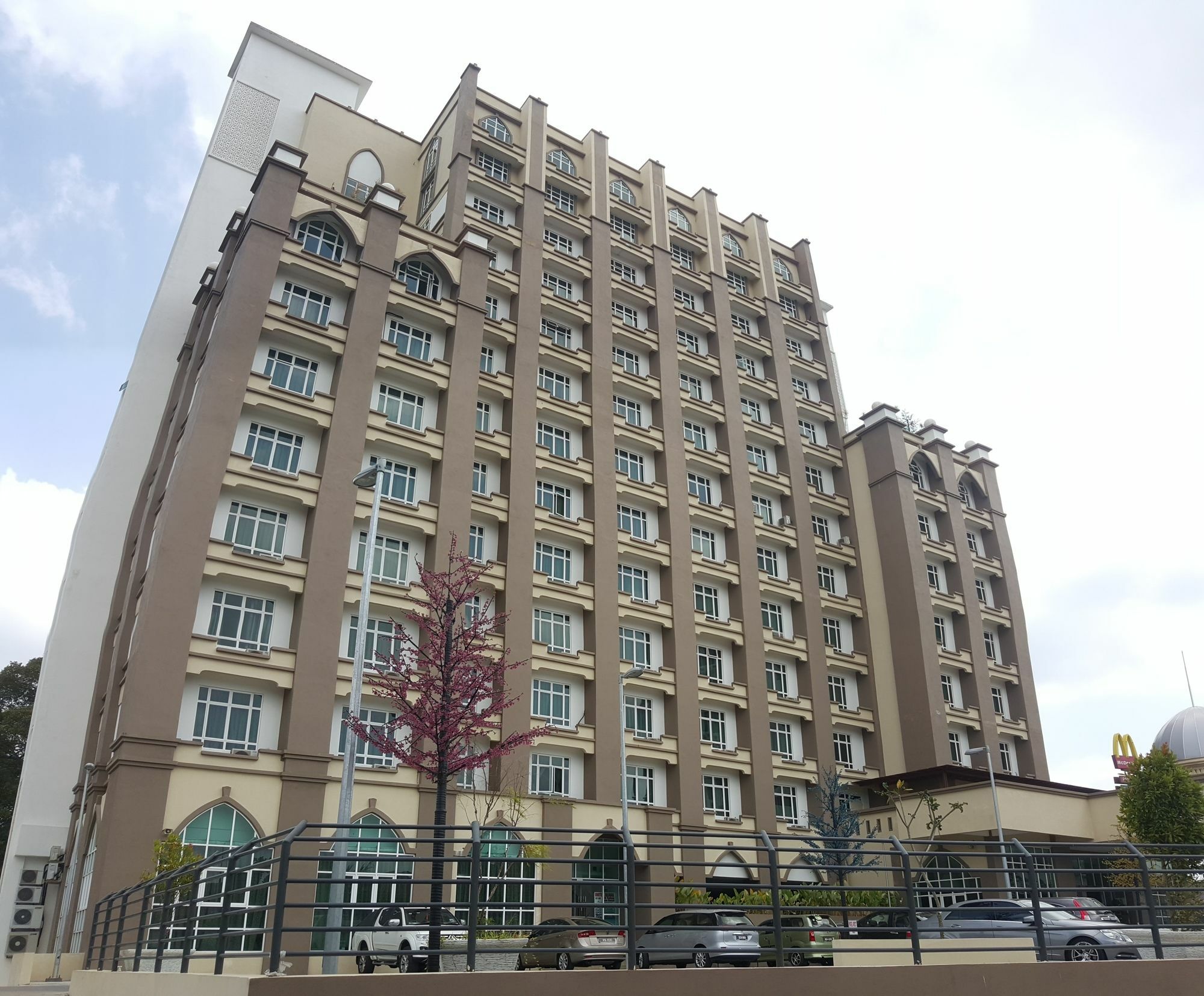 De Viana Hotel & Apartments Кота-Бару Экстерьер фото